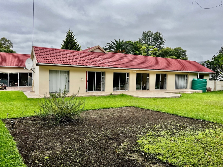 5 Bedroom Property for Sale in Heatherlands Western Cape